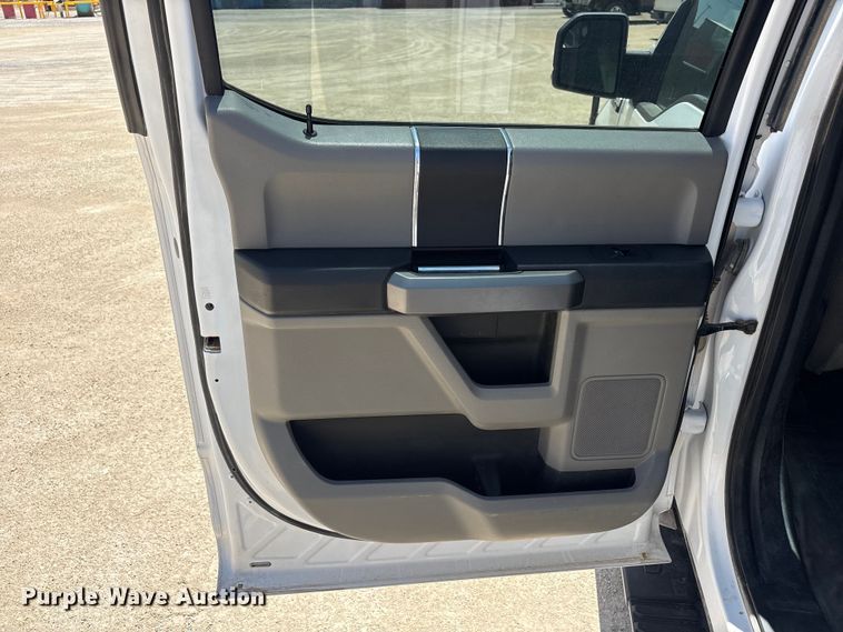 image for item FC2516 2018 Ford F150 Crew Cab pickup truck