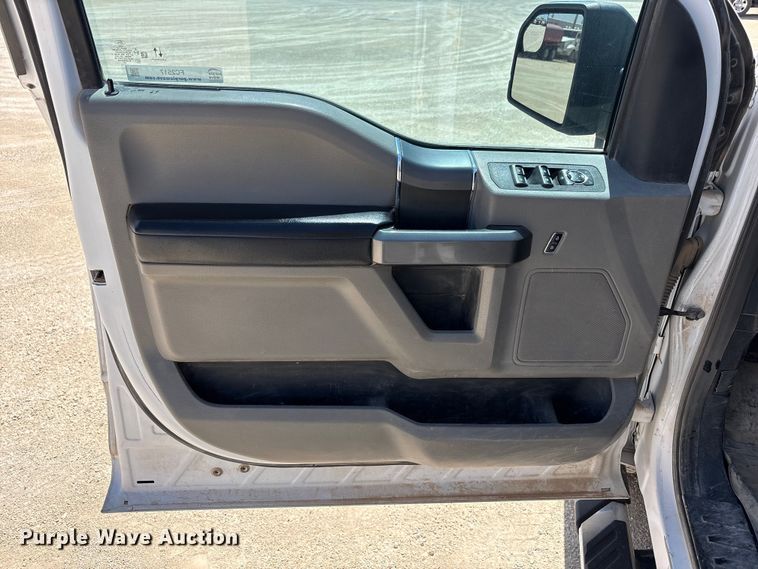 image for item FC2517 2020 Ford F150 Crew Cab pickup truck