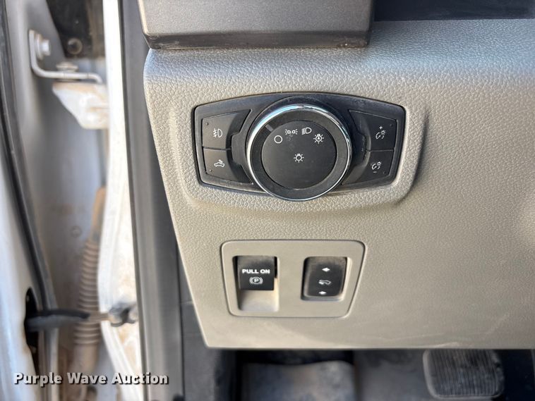 image for item FC2517 2020 Ford F150 Crew Cab pickup truck