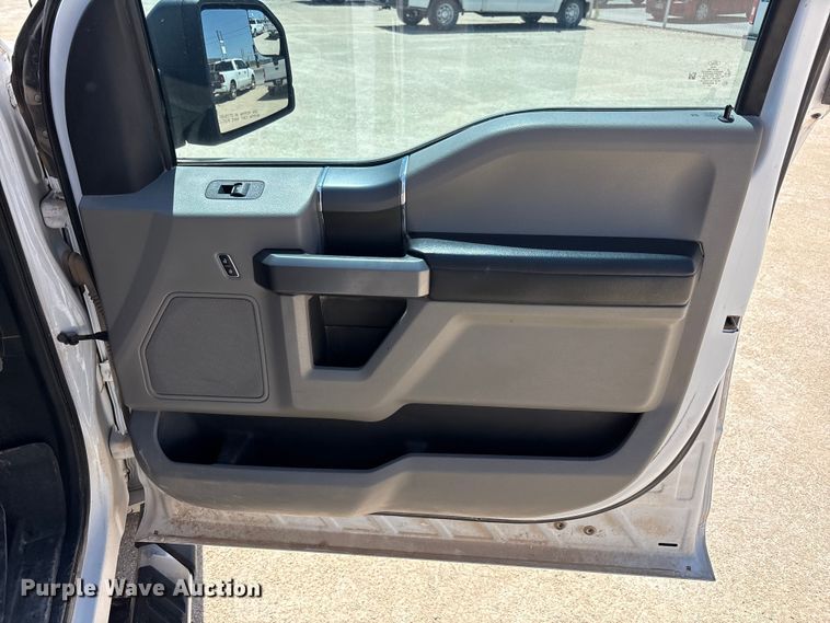 image for item FC2517 2020 Ford F150 Crew Cab pickup truck