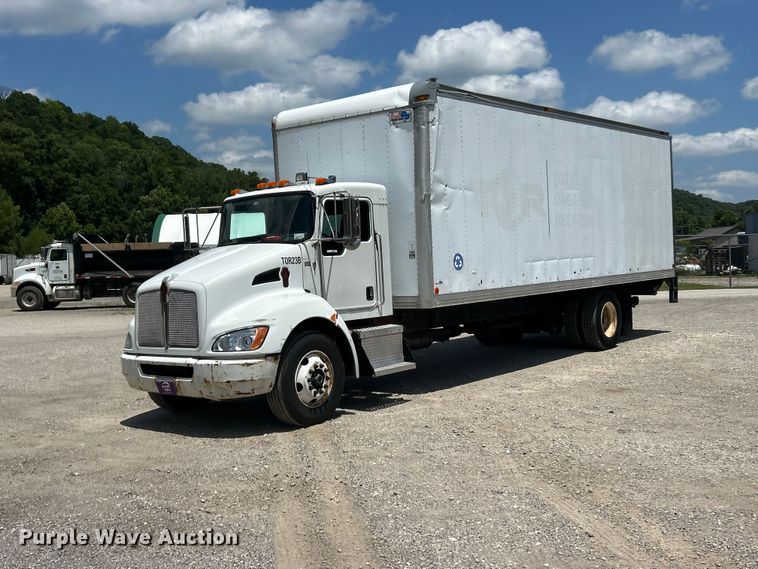 image for item FC2850 2014 Kenworth T370 box truck