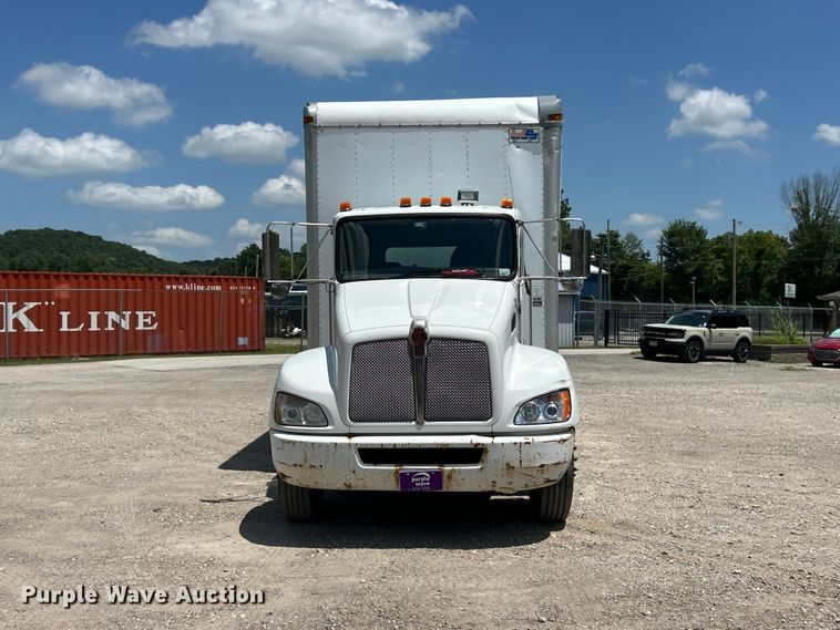 image for item FC2850 2014 Kenworth T370 box truck
