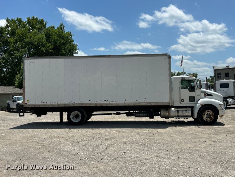 image for item FC2850 2014 Kenworth T370 box truck