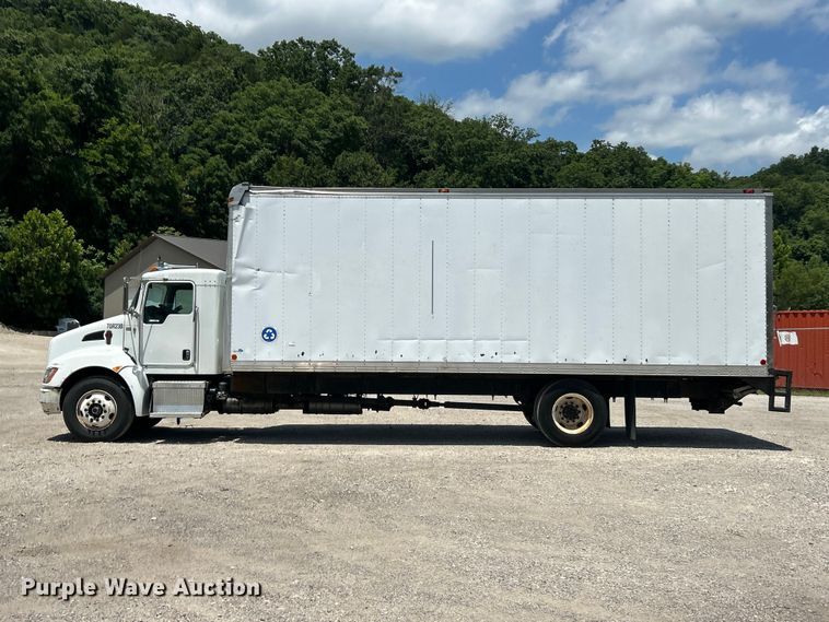image for item FC2850 2014 Kenworth T370 box truck