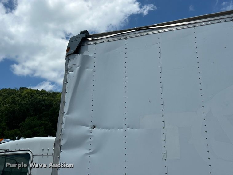 image for item FC2850 2014 Kenworth T370 box truck