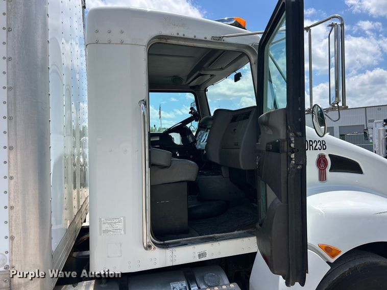 image for item FC2850 2014 Kenworth T370 box truck