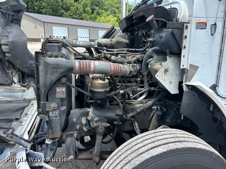 image for item FC2850 2014 Kenworth T370 box truck