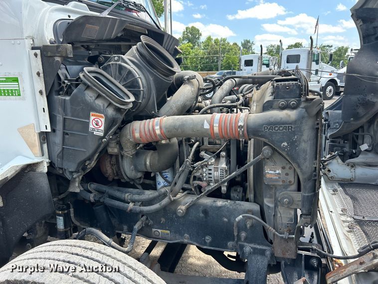image for item FC2850 2014 Kenworth T370 box truck