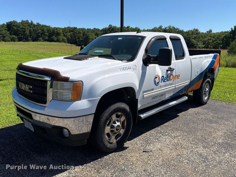 2011 GMC Sierra 2500HD Ext. Cab pickup truck