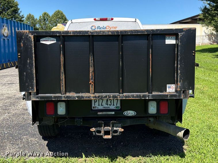 image for item FC3247 2011 GMC Sierra 2500HD Ext. Cab pickup truck