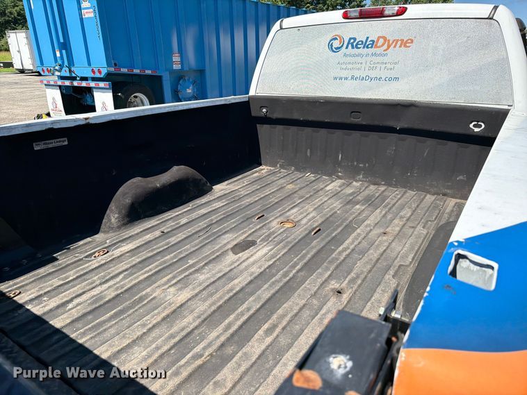 image for item FC3247 2011 GMC Sierra 2500HD Ext. Cab pickup truck