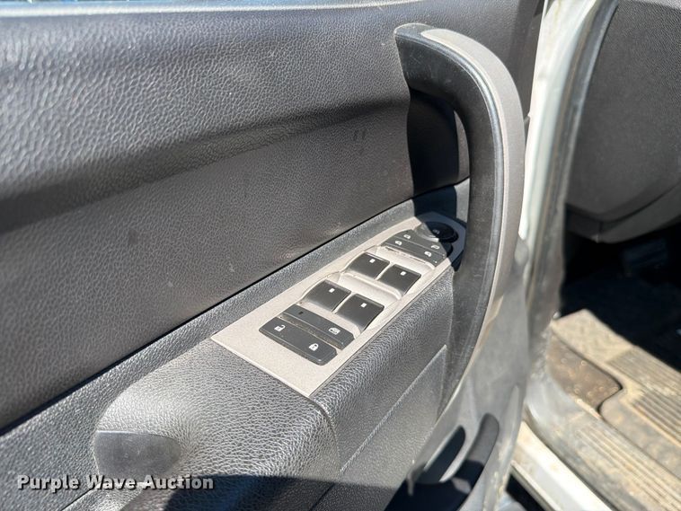 image for item FC3247 2011 GMC Sierra 2500HD Ext. Cab pickup truck