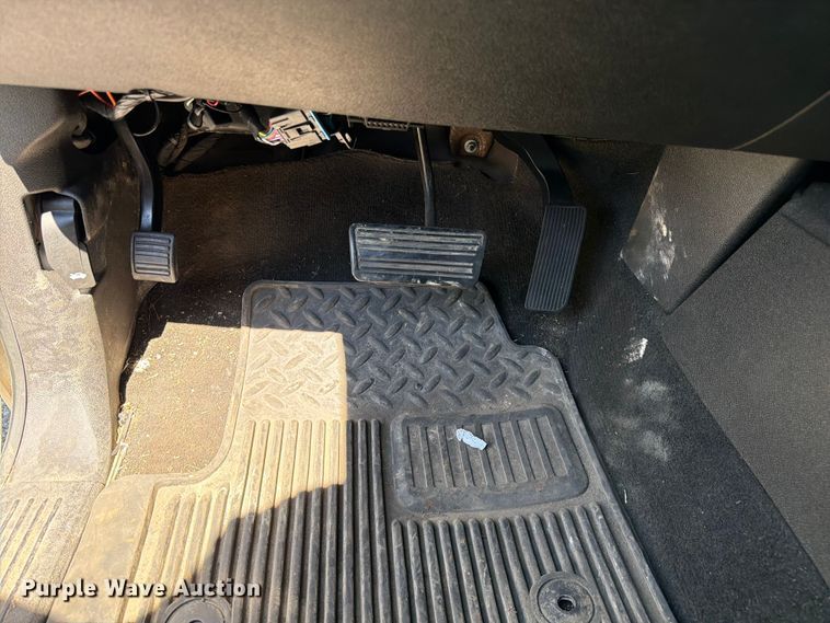 image for item FC3247 2011 GMC Sierra 2500HD Ext. Cab pickup truck