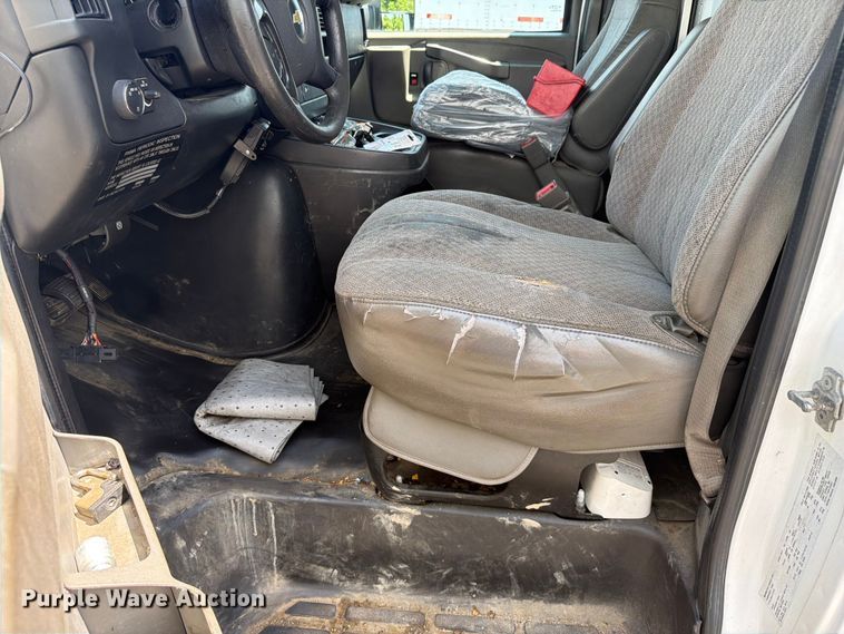 image for item FC3248 2016 Chevrolet Express delivery van