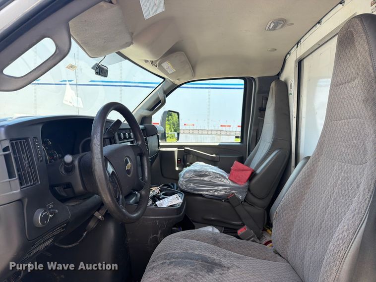 image for item FC3248 2016 Chevrolet Express delivery van