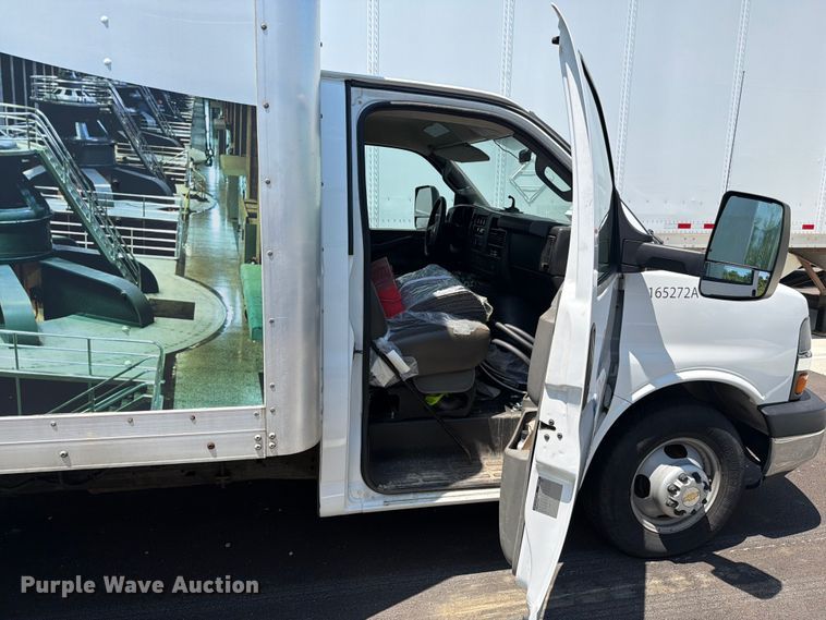 image for item FC3248 2016 Chevrolet Express delivery van