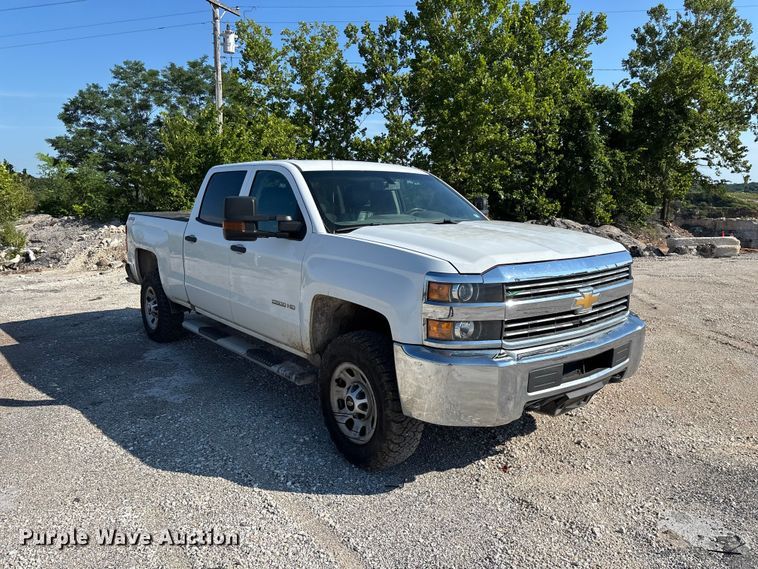 image for item FG0519 2018 Chevrolet Silverado 3500HD Crew Cab pickup truck