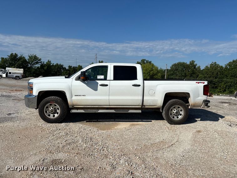 image for item FG0519 2018 Chevrolet Silverado 3500HD Crew Cab pickup truck