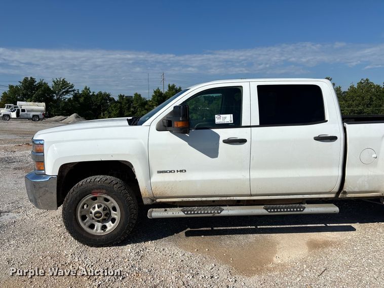 image for item FG0519 2018 Chevrolet Silverado 3500HD Crew Cab pickup truck