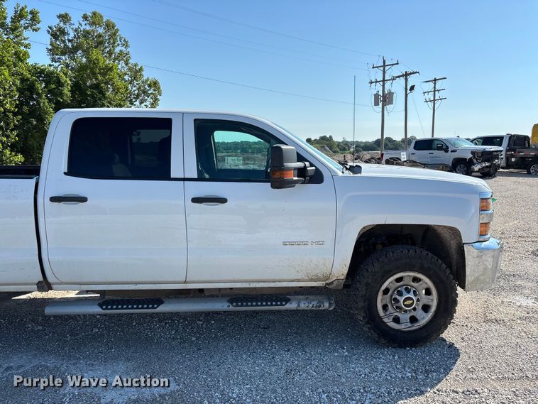 image for item FG0519 2018 Chevrolet Silverado 3500HD Crew Cab pickup truck