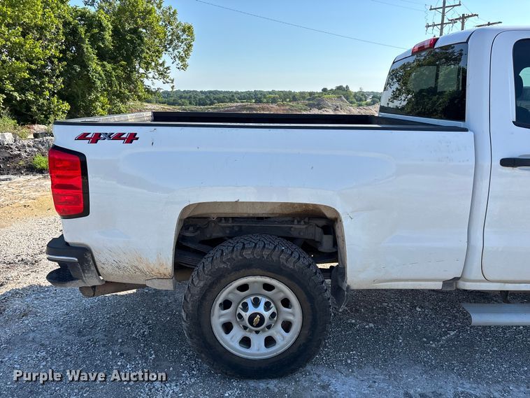 image for item FG0519 2018 Chevrolet Silverado 3500HD Crew Cab pickup truck