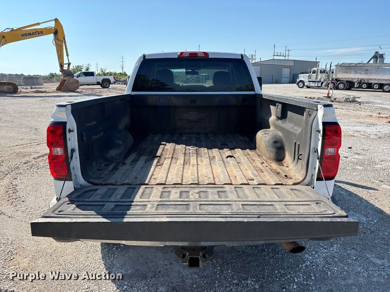 image for item FG0519 2018 Chevrolet Silverado 3500HD Crew Cab pickup truck