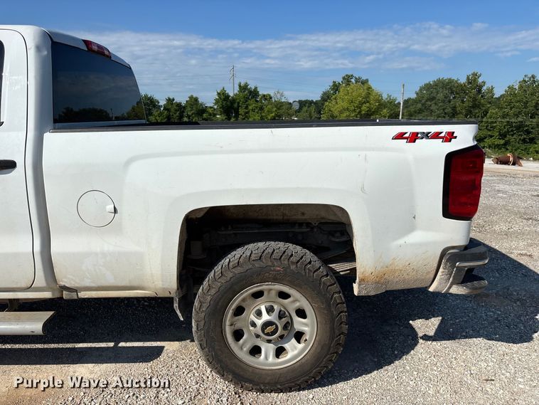 image for item FG0519 2018 Chevrolet Silverado 3500HD Crew Cab pickup truck