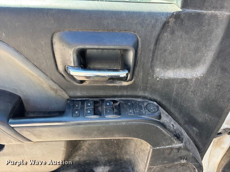 image for item FG0519 2018 Chevrolet Silverado 3500HD Crew Cab pickup truck