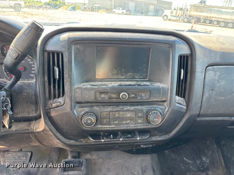 image for item FG0519 2018 Chevrolet Silverado 3500HD Crew Cab pickup truck