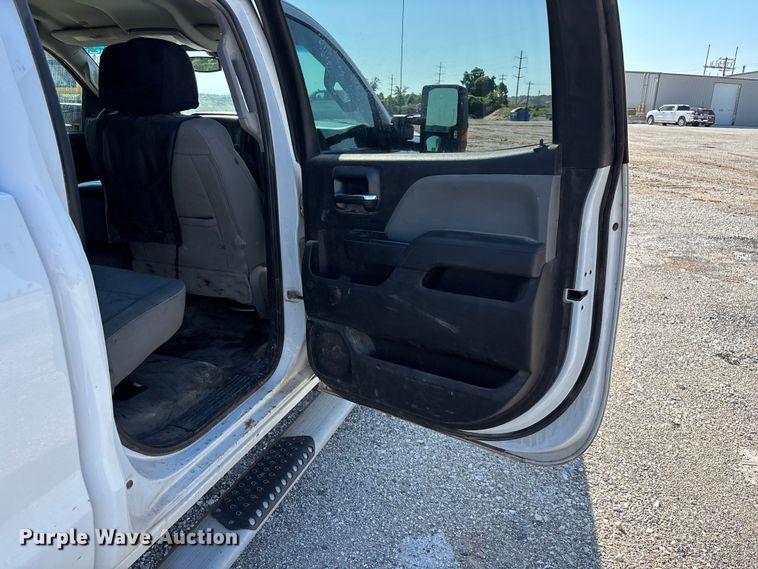 image for item FG0519 2018 Chevrolet Silverado 3500HD Crew Cab pickup truck