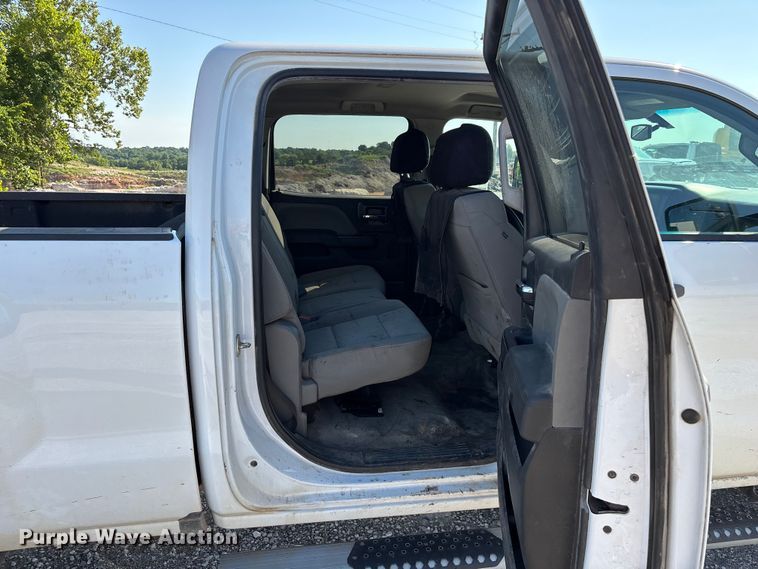 image for item FG0519 2018 Chevrolet Silverado 3500HD Crew Cab pickup truck