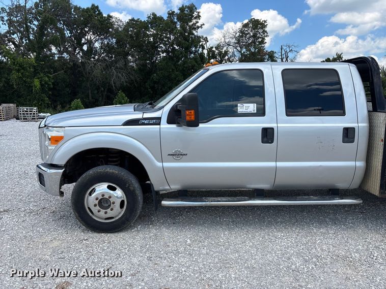 image for item FG0528 2016 Ford F350 Super Duty Crew Cab flatbed pickup truck