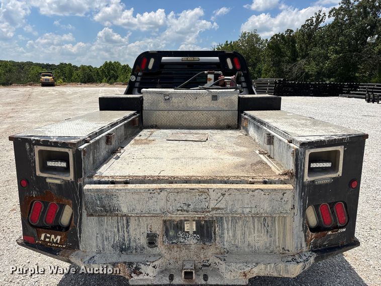 image for item FG0528 2016 Ford F350 Super Duty Crew Cab flatbed pickup truck