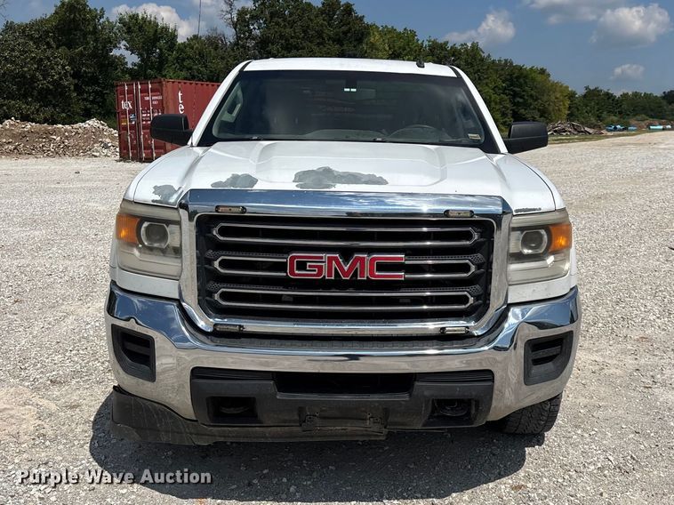 image for item FG0530 2015 GMC Sierra 2500HD Crew Cab pickup truck