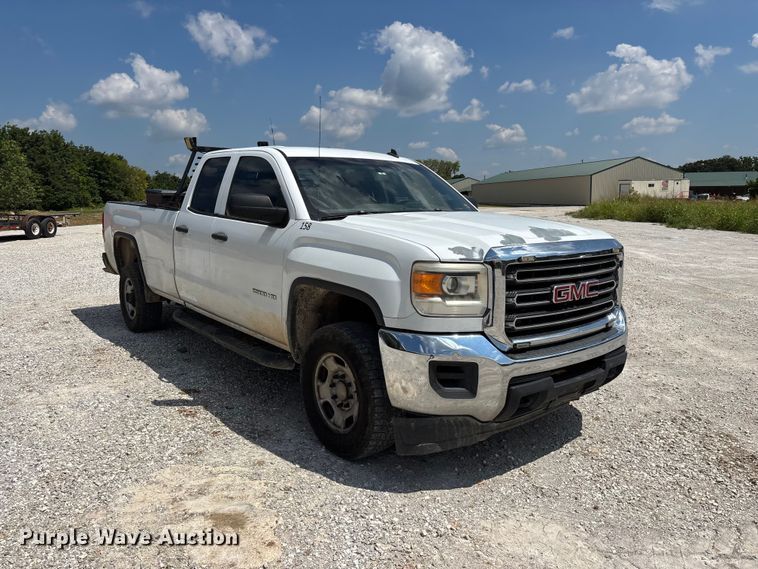 image for item FG0530 2015 GMC Sierra 2500HD Crew Cab pickup truck