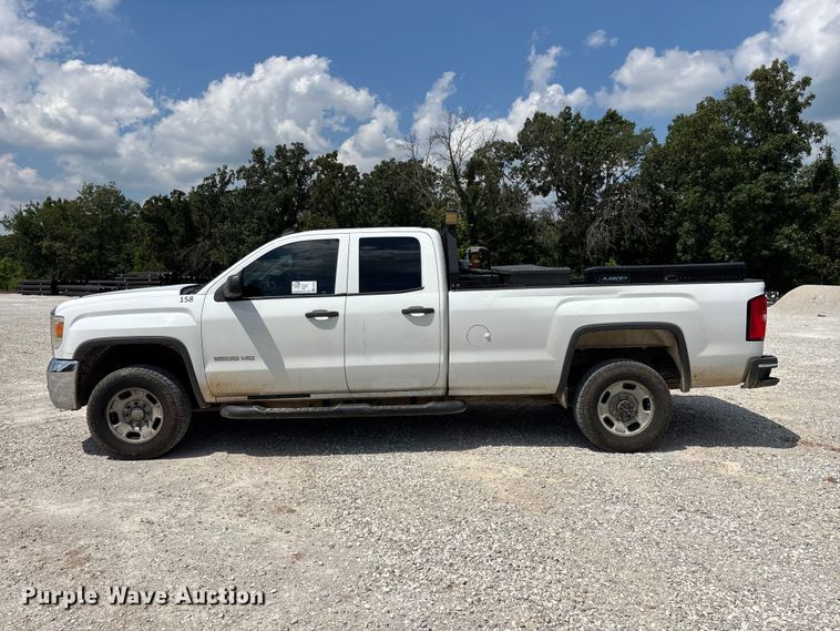 image for item FG0530 2015 GMC Sierra 2500HD Crew Cab pickup truck
