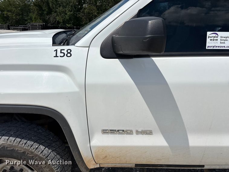 image for item FG0530 2015 GMC Sierra 2500HD Crew Cab pickup truck