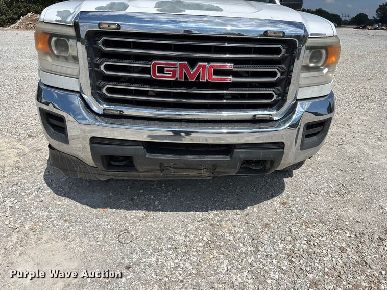 image for item FG0530 2015 GMC Sierra 2500HD Crew Cab pickup truck