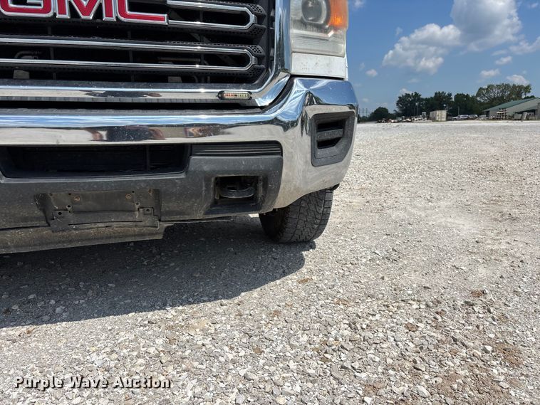 image for item FG0530 2015 GMC Sierra 2500HD Crew Cab pickup truck