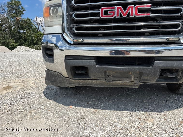 image for item FG0530 2015 GMC Sierra 2500HD Crew Cab pickup truck