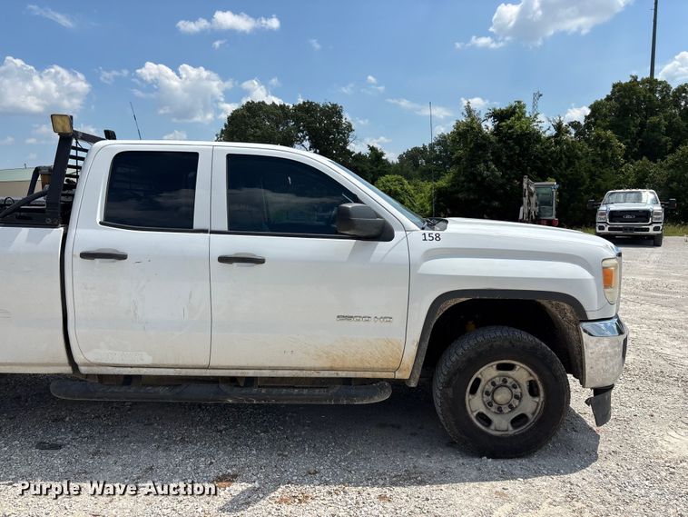 image for item FG0530 2015 GMC Sierra 2500HD Crew Cab pickup truck