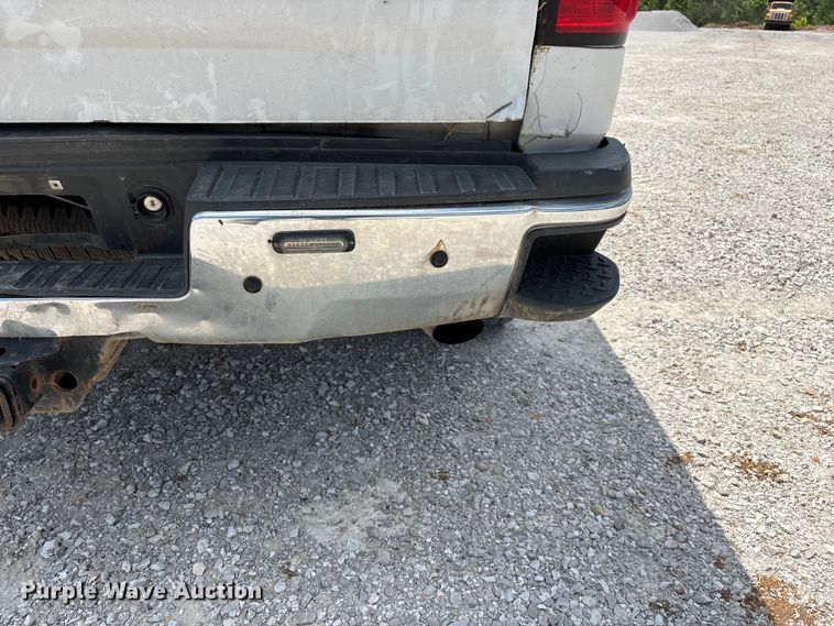 image for item FG0530 2015 GMC Sierra 2500HD Crew Cab pickup truck