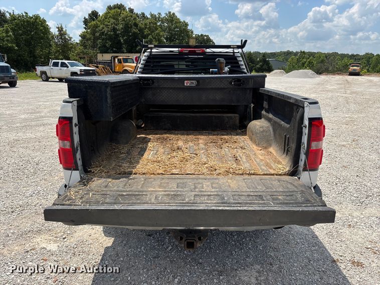 image for item FG0530 2015 GMC Sierra 2500HD Crew Cab pickup truck
