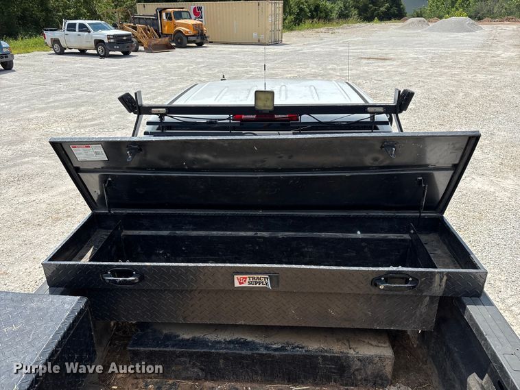 image for item FG0530 2015 GMC Sierra 2500HD Crew Cab pickup truck