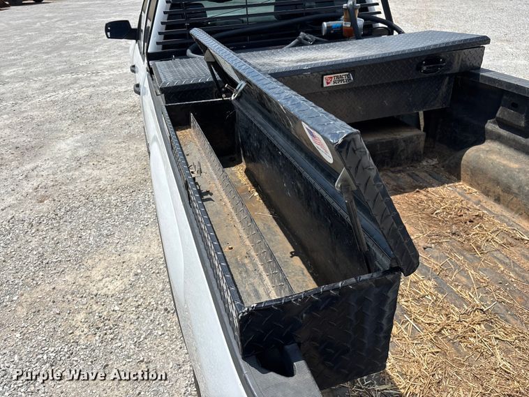 image for item FG0530 2015 GMC Sierra 2500HD Crew Cab pickup truck