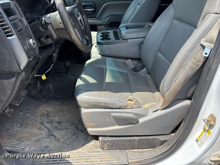 image for item FG0530 2015 GMC Sierra 2500HD Crew Cab pickup truck