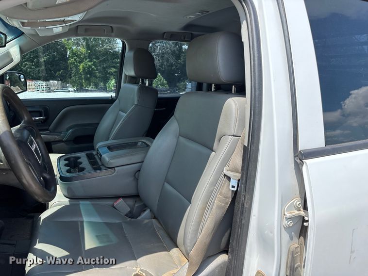 image for item FG0530 2015 GMC Sierra 2500HD Crew Cab pickup truck