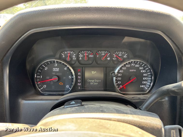 image for item FG0530 2015 GMC Sierra 2500HD Crew Cab pickup truck