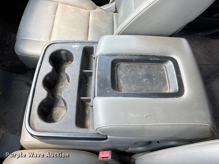 image for item FG0530 2015 GMC Sierra 2500HD Crew Cab pickup truck