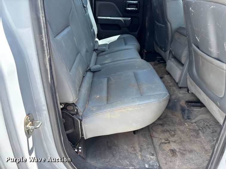 image for item FG0530 2015 GMC Sierra 2500HD Crew Cab pickup truck